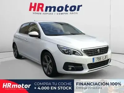 Usado Peugeot 308 Allure 130 CV (95 kW) 2020 Blanco