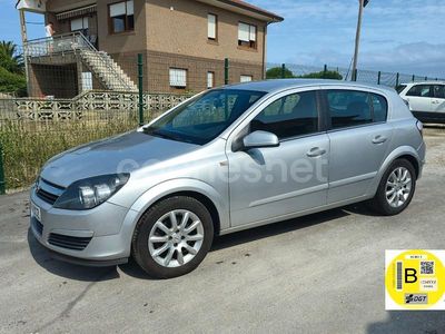 Gris / plata Usado 2004 Opel Astra Elegance Berlina | 2999 € (Un poco caro)