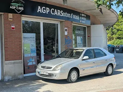 Usado Citroën Xsara 110 CV (80 kW) 2004 Gris / plata Berlina