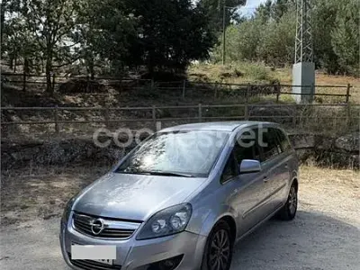 Usado Opel Zafira 110 CV (80 kW) 2011 Gris / plata Monovolumen