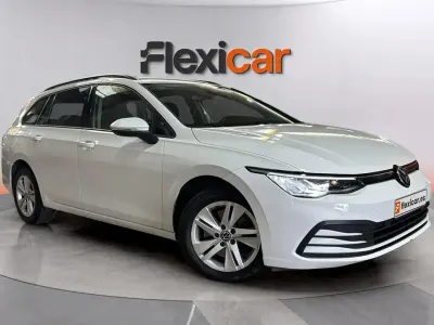 Usado VW Golf VIII 116 CV (85 kW) 2022 Blanco Familiar