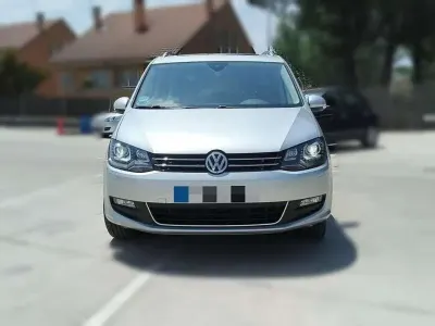 Usado VW Sharan Advance 150 CV (110 kW) 2021 Gris Monovolumen