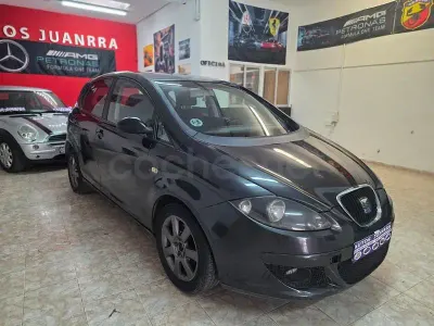 Usado Seat Altea Stylance 102 CV (75 kW) 2004 Negro Monovolumen