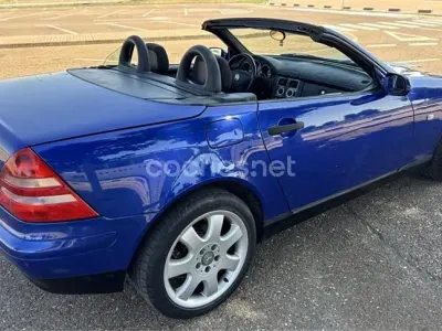 Usado Mercedes SLK200 136 CV (100 kW) 1997 Azul Descapotable