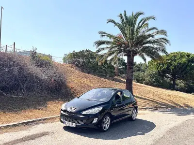 Usado Peugeot 308 120 CV (88 kW) 2010 Negro Berlina