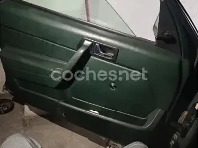 Usado Mercedes 190 109 CV (80 kW) 1993 Verde Berlina
