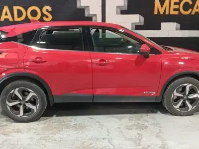 Usado Nissan Qashqai N-Connecta 190 CV (139 kW) 2023 Yokohama red (sólida) SUV