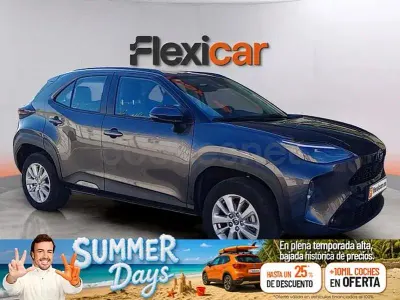 Usado Toyota Yaris Cross Active 116 CV (85 kW) 2025 Gris / plata SUV
