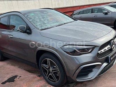Gris / plata Nuevo 2025 Mercedes GLA250 SUV | 56.890 € (Caro)