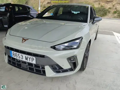 Usado Cupra Leon 150 CV (110 kW) 2025 Beige Berlina