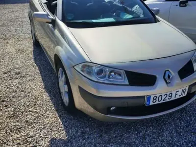 Usado Renault Mégane Cabriolet Extreme 111 CV (81 kW) 2007 Beige Descapotable