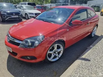 Usado Opel Astra GTC Sport 150 CV (110 kW) 2005 Rojo Berlina