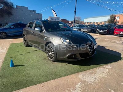 Gris / plata Usado 2012 Alfa Romeo Giulietta Berlina | 11.999 € (Un poco caro)