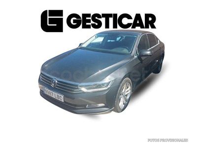 Usado VW Passat Sportline 150 CV (110 kW) 2019 Gris Berlina