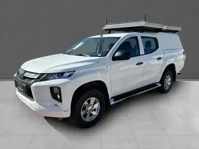 Usado Mitsubishi L200 Basis 150 CV (110 kW) 2020 Blanco Pickup/Camioneta