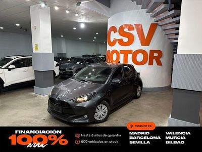 Usado Toyota Yaris Hybrid Business Edition 116 CV (85 kW) 2021 Gris Utilitario