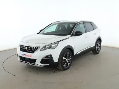 Usado Peugeot 3008 Allure 130 CV (95 kW) 2019 Blanco SUV