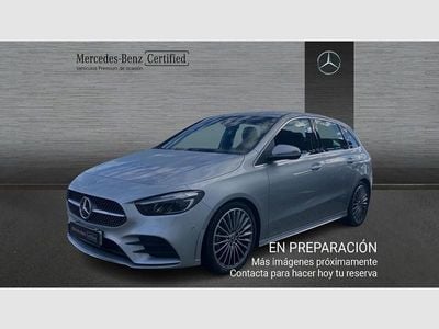 Usado Mercedes B200 AMG line 150 CV (110 kW) 2025 Gris / plateado Monovolumen
