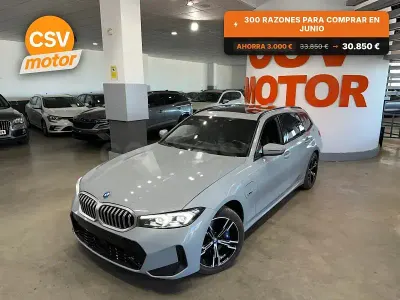 Usado BMW 330 Comfort Edition 286 CV (210 kW) 2023 Gris / plata Familiar