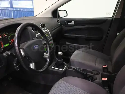 Usado Ford Focus Sport 115 CV (84 kW) 2005 Gris / plata Berlina