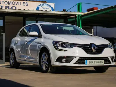 Usado Renault Mégane Business 116 CV (85 kW) 2020 Blanco Utilitario