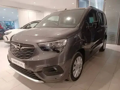 Usado Opel Combo-e Life Edition+ 100 kW (136 CV) 2023 Gris Monovolumen