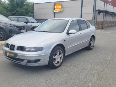 Usado Seat Toledo Style 100 CV (73 kW) 2003 Gris Berlina