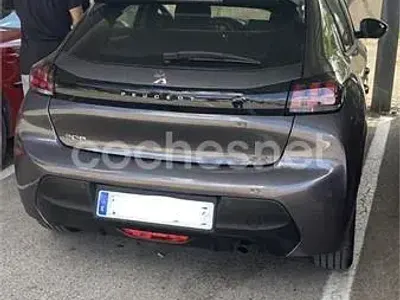 Usado Peugeot 208 Active 75 CV (55 kW) 2021 Gris / plata Utilitario