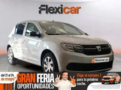 Usado Dacia Sandero Acces 73 CV (53 kW) 2018 Gris Berlina