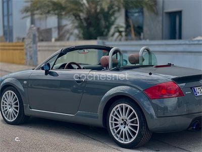 Usado Audi TT Roadster 225 CV (165 kW) 2002 Gris / plata Descapotable