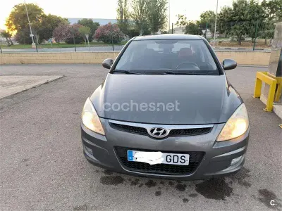Usado Hyundai i30 Comfort 90 CV (66 kW) 2008 Azul Berlina