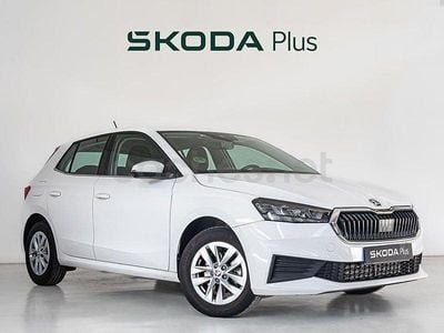 Usado Skoda Fabia 110 CV (80 kW) 2022 Blanco Utilitario