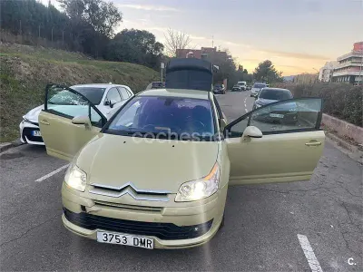 Usado Citroën C4 110 CV (80 kW) 2005 Amarillo Berlina