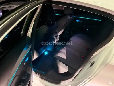 Usado Peugeot 308 Allure 130 CV (95 kW) 2023 Blanco Berlina