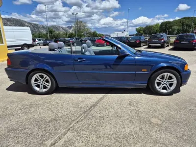 Usado BMW 323 Cabriolet 170 CV (125 kW) 2001 Azul Descapotable