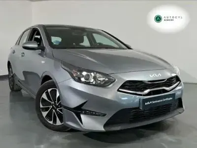 Usado Kia Ceed 101 CV (74 kW) 2025 Gris Utilitario