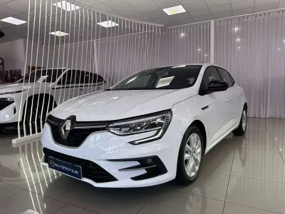 Usado Renault Mégane IV Equilibre 116 CV (85 kW) 2023 Blanco Utilitario