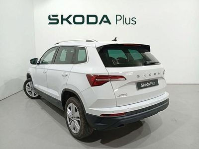 Usado Skoda Karoq Selection 150 CV (110 kW) 2025 Blanco SUV