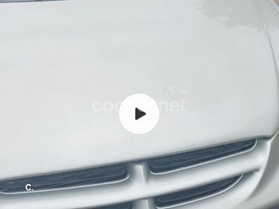 Usado Chrysler Voyager 115 CV (84 kW) 1998 Beige Monovolumen