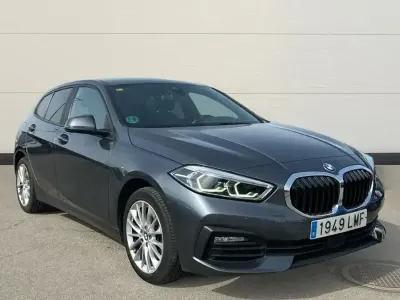 Begagnad BMW 118 136 HK (100 kW) 2021 Grå Halvkombi