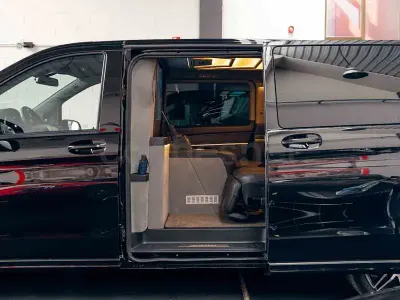Usado Mercedes V300 Avantgarde 239 CV (175 kW) 2022 Negro Monovolumen
