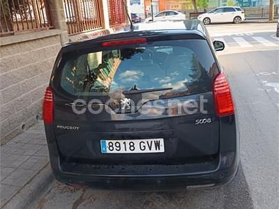 Usado Peugeot 5008 Premium 112 HP (82 kW) 2010 Preto Monovolume