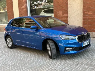 Usado Skoda Fabia Selection 95 CV (69 kW) 2025 Azul Utilitario