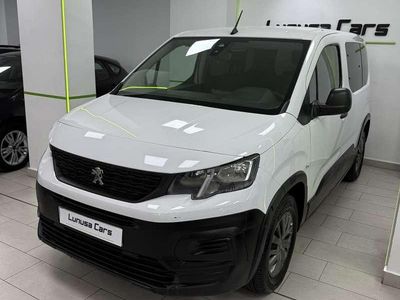 Usado Peugeot Rifter Allure 102 CV (75 kW) 2023 Monovolumen