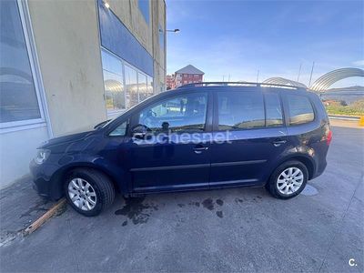 Begagnad VW Touran Edition 105 HK (77 kW) 2013 Blå Minibuss