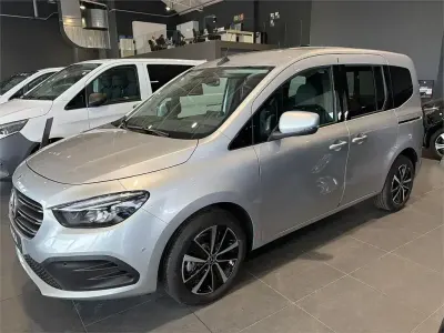 Nuevo Mercedes T180 116 CV (85 kW) 2026 Gris Monovolumen
