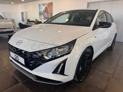 Nuevo Hyundai i20 Blackline 90 CV (66 kW) 2026 Blanco Utilitario