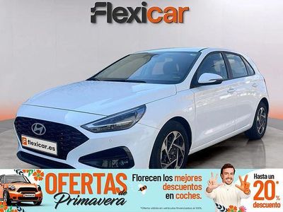 Usado Hyundai i30 120 CV (88 kW) 2024 Blanco Berlina
