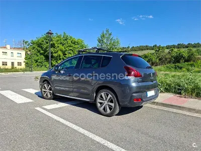 Usado Peugeot 3008 Allure 120 CV (88 kW) 2016 Gris / plata Berlina