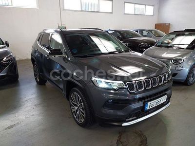 Usado Jeep Compass Limited 190 CV (139 kW) 2022 Gris / plata SUV